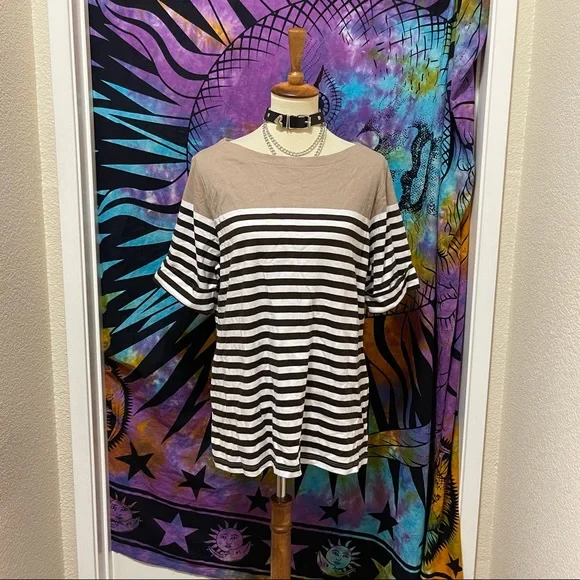 🌈 Lovely striped color block top - Picture 2 of 11